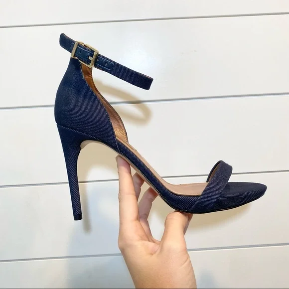 💕3/$50💕NWOT BcbgMaxAzria Denim Strap Heel Size 39 - Picture 3 of 14